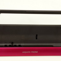 AQUOS PHONE SH-06Dのスタンド。本体からに合わせたカラーリングされている