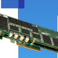 Intel SSD 910シリーズはPCIeインターフェイスを採用