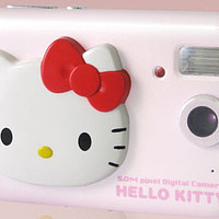 KFE、ハローキティデザインの500万画素コンパクトデジカメ「Hello Kitty DC500」 画像