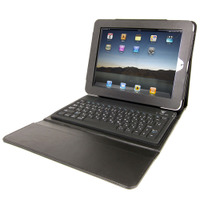 新型iPadをスッキリ収納＆ノートPCに変身!?　無線キーボードを内蔵した黒革ケース 画像