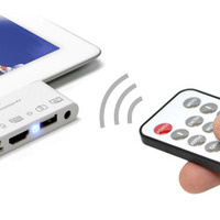 リモコン操作ができるiPhone・iPad用多目的アダプタ……HDMI・USBなど5系統の端子を装備 画像