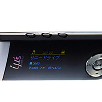 　日立リビングサプライは、デジタルオーディオプレーヤー「i.μ's」(アイミューズ)の新ラインアップとして、USBダイレクト端子を装備した1Gバイトフラッシュメモリ搭載モデル「HMP-G1」を12月8日に発売する。