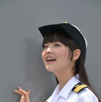 声優・上坂すみれが護衛艦の1日艦長に！制服姿で終始大興奮 画像