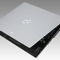 14型液晶Ultrabook「LIFEBOOK U772/E」