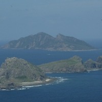 尖閣諸島（手前から、南小島、北小島、魚釣島）