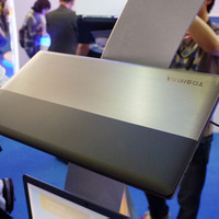 東芝のUltrabook「Satellite U845W」