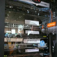 デモ3の該当部分のハードウェア。利用されたOpenFlowスイッチ。上からNECの「UNIVERGE PF5240」、IBMの「RackSwitch G8264」、HPの「HP3500-24 Switch」、Pica8の「Pronto 3295」