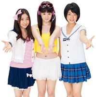 歌手デビューする「ミスマガジン2011」の3人。左から綾乃美花、朝倉由舞、秋月三佳