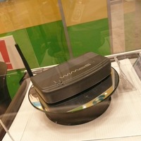 テクノ・モリオカのブースで展示されていた無線監視システム「WiMoS」。親機と子機の2タイプがあり、ZigBee準拠の無線通信を行う