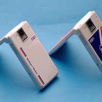 　横浜マリノスとソフトバンクテレコムは16日、ソフトバンクモバイルから携帯電話の「SoftBank 705SH」をベースとした、横浜マリノスのオリジナルモデル「横浜F・マリノス オフィシャル携帯電話」を1,000台限定で販売する。