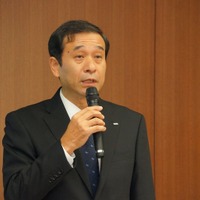 NTTドコモ 代表取締役副社長 岩﨑文夫氏