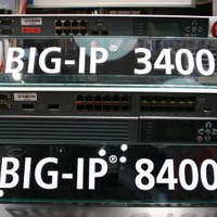BIG-IPの上位機種（BIG-IP 8400）