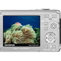 　オリンパスイメージングは16日、水深10mまでの水中撮影が可能な710万画素の防水コンパクトデジタルカメラ「μ 770SW」を発表した。