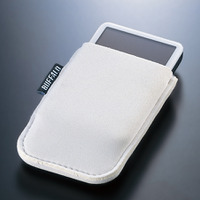 第5世代iPod用ソフトケース BIA-5G-SC01（写真はホワイトモデル）