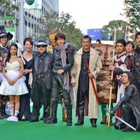 松坂慶子が黄金騎士とグリーンカーペットに　東京国際映画祭 画像