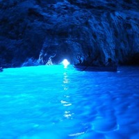 イタリア・ナポリの「Blue Grotto（青の洞窟）」