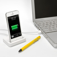 iPhone 5の縦置き充電が可能なドッキングスタンド「iPhone 5用充電スタンド S」