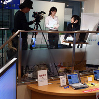 新宿ショールームが生配信のスタジオに変化