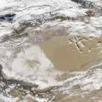 タクラマカン砂漠の積雪