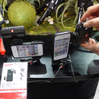 【CP＋ 2013】マンフロット、LEDや三脚を装着可能なiPhone 4/4S用ケース 画像