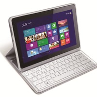 「ICONIA W700D」を付属のカバー一体型Bluetoothキーボードとともに利用するイメージ