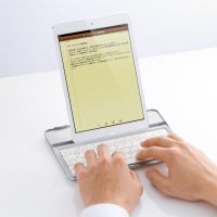 アルミ筐体のiPad mini向けBluetoothキーボードケース2,980円 画像