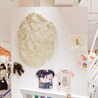 伊勢丹新宿店２階パークのガールズギャラリーで展示されている長井朋子の作品©Tomoko Nagai