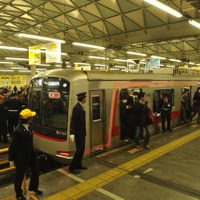 東横線渋谷地上駅、上り最終列車到着