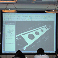 　アドビは15日、Acrobat 8 ファミリーの製品戦略発表、ならびに「Acrobat 3D Version 8」の製品発表を行った。