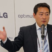LGエレクトロニクスのグロバール戦略について説明する、LGエレクトロニクス・ジャパン・PR＆デジタルマーケティングの金東健氏