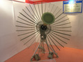 【NHK技研公開2007 Vol.3】中継番組を支える送受信技術が満載——新しいパラボラアンテナは“メッシュの傘” 画像