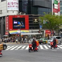マックデリバリー/デリバリーバイク。渋谷駅前スクランブル交差点