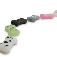 　Cut＆Pasteは1日、USBメモリやPC用リンクケーブルなどのグッズを集めた、台湾Fruitshop製の「Boneコレクション」を発売。