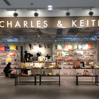 関西初出店の「チャールズ＆キース」、梅田オーパ店は少し小さめ。世界共通で毎週新商品投入 画像