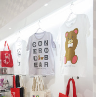 Control Bear STORE TOKYO限定のTシャツとトートバッグ