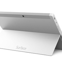 「Surface 2」の背面や側面はシルバー