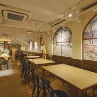 ロクシタン新宿店3階はカフェ
