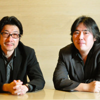 阪本順治監督（左）、福井晴敏氏（右）／写真：黒豆直樹