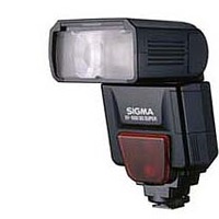 シグマ、ガイドナンバー50のデジタルカメラ対応大光量フラッシュ——ニコン i-TTL対応