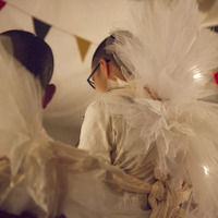 スズキタカユキと4人の音楽家による『音と布、光と料理のサーカス』、10月31日公演第二部