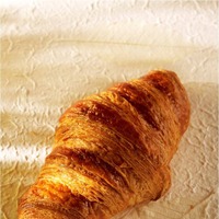 「ピエール・エルメ・パリ」のクロワッサンは朝食で提供