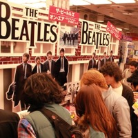 タワーレコード渋谷店で開催されたザ・ビートルズのアルバム発売記念イベントの様子