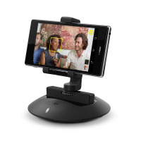 ソニーモバイル、笑顔を自動撮影するスマートフォトスタンド「IPT-DS10M」発売……「Xperia Z1」ユーザーには割引も！ 画像