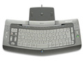 マイクロソフト、自動点灯バックライト付き薄型キーボード＆マウスセット——USBハブ充電器も 画像