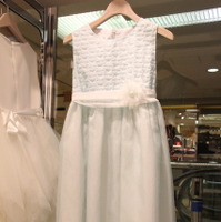 「ルチアーノソプラー二 キッズ」のミントグリーンのドレスは伊勢丹先行発売