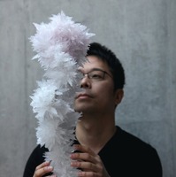 2012年度のMaison et ObjetでCreator of the Yearを受賞した吉岡徳仁氏（作品「Crystallized Rose」）