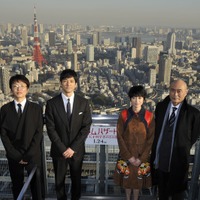 （左から）キム・ソンス監督、西島秀俊、真木よう子、伊武雅刀