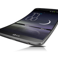米AT＆T、曲面ディスプレイの「LG G Flex」を発売 画像