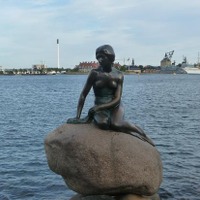 「世界三大がっかり名所」の一つとされるデンマーク・コペンハーゲンの人魚姫の像