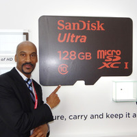 【MWC 2014 Vol.53】SanDisk、世界初「128GBの大容量microSDXCカード」を公開 画像